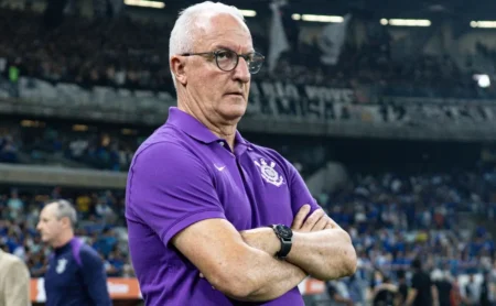 Torcida do Corinthians critica postura de Dorival Júnior contra o Vasco: “Isso é inadmissível”