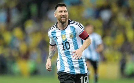 Vasco busca reforço amigo de Messi e negocia com Otamendi, do Benfica para 2026