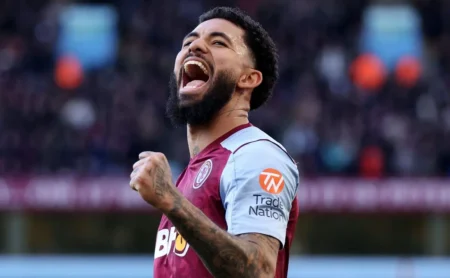 Vasco mira Douglas Luiz e possível pacote de três reforços com apoio de Giuliano Bertolucci Vasco mira Douglas Luiz e possível pacote de três reforços com apoio de Giuliano Bertolucci