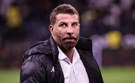 Vasco tem Luan Cândido na mira e Pedrinho avalia lateral do Red Bull Bragantino