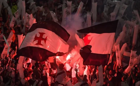Vasco: Torcida se mobiliza para festa histórica no Maracanã na final da Copa do Brasil
