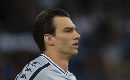 Volpi de volta ao México e Grêmio de olho em Léo Jardim, do Vasco