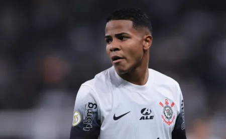 Wesley, ex-jogador do Corinthians, é alvo de clube europeu após se destacar, segundo jornal internacional