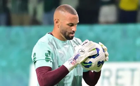 Weverton: Grêmio acena, Palmeiras recusa com projeto esportivo