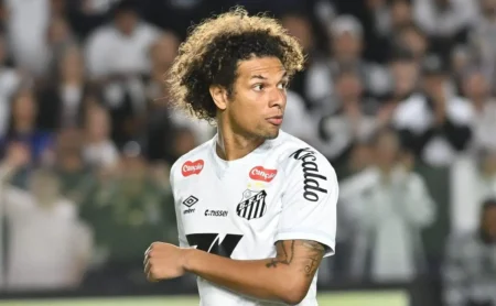 Willian Arão elogia Neymar e projeta evolução do Santos em 2026: “Brigar por grandes coisas”