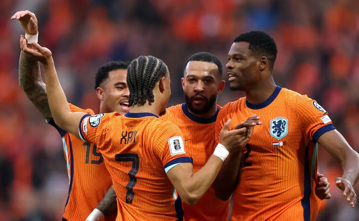 Xavi Simons, jogador holandês, viraliza com foto vestindo camisa do Corinthians Xavi Simons, jogador holandês, viraliza com foto vestindo camisa do Corinthians