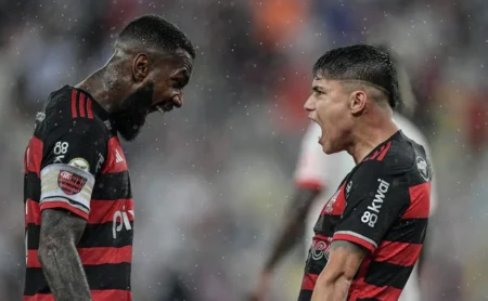 Zenit acerta acordo com Flamengo e busca Gerson com Luiz Araújo