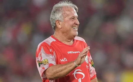 Zico exalta Arrascaeta e relembra temporada histórica do Flamengo