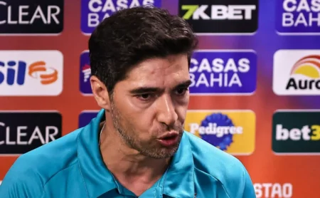 Abel exige condição para liberar Veiga do Palmeiras e quer substituto imediato