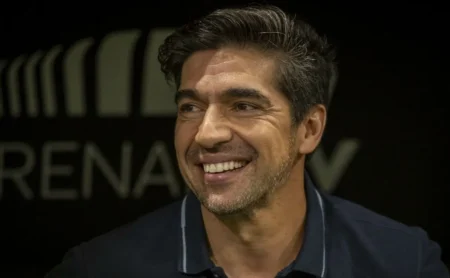 Abel Ferreira é alvo do Chelsea para substituir Enzo Maresca, mas permaneceu no Palmeiras