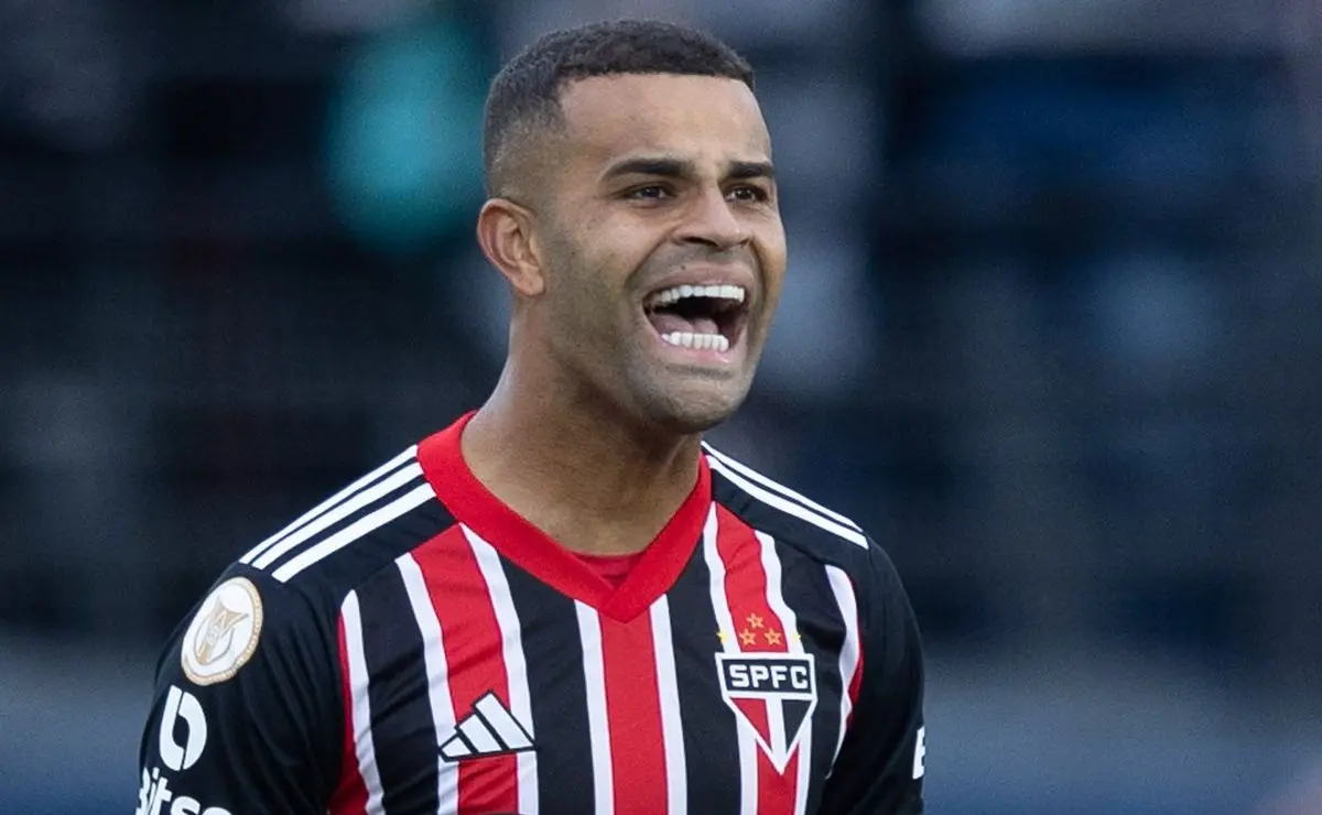 Alisson se apresenta no Corinthians em meio a impasse sobre empréstimo ao São Paulo Alisson se apresenta no Corinthians em meio a impasse sobre empréstimo ao São Paulo