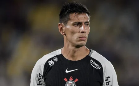 Angileri se irrita com impasse salarial após Corinthians interromper negociações e renovação vira novela