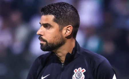 António Oliveira expressa desejo de voltar ao Corinthians: “Tenho um respeito absoluto”