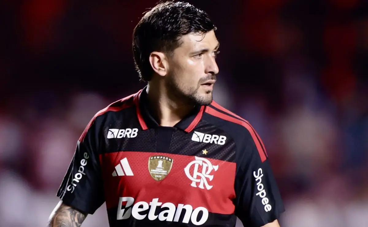 Arrascaeta critica arbitragem após empate entre São Paulo e Flamengo: “Lance era muito fácil” Arrascaeta critica arbitragem após empate entre São Paulo e Flamengo: “Lance era muito fácil”