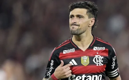 Arrascaeta é o destaque do Flamengo na decisão da Supercopa do Brasil contra o Corinthians