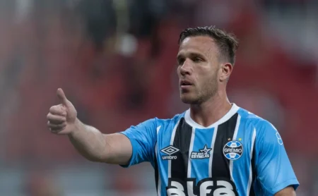 Arthur, contratado pelo Grêmio: Juventus exige R$ 62 milhões