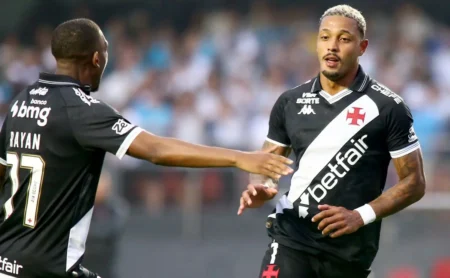 Athletico-PR demonstra interesse em David, do Vasco, para a janela de transferências