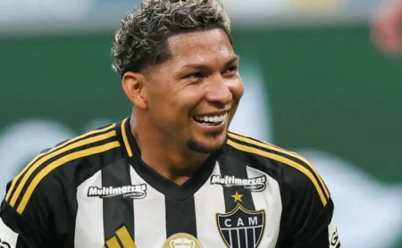 Atlético-MG cede e aceita proposta do Santos por Rony, fixando o preço em R$ 31 milhões