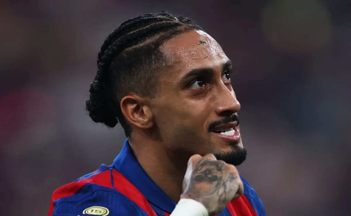 Avô de Raphinha revela desejo do atacante de se aposentar no Inter aos 30 anos Avô de Raphinha revela desejo do atacante de se aposentar no Inter aos 30 anos