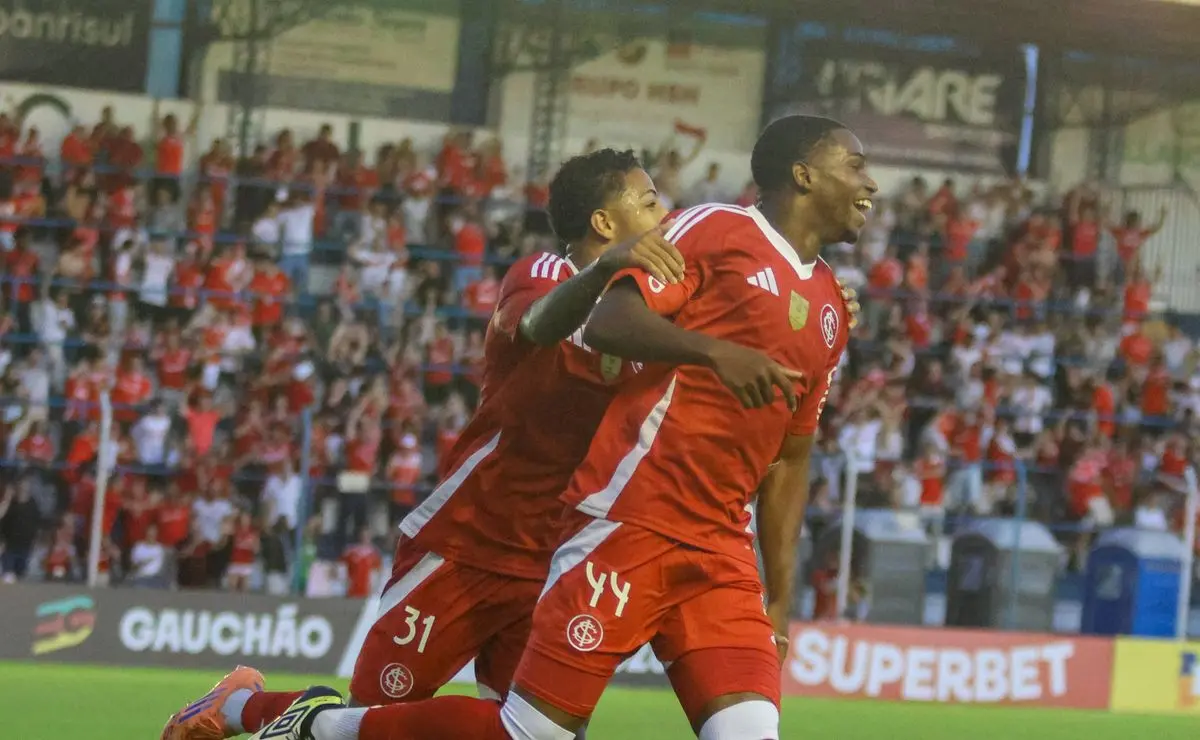 Borré e João Victor brilham, Inter goleia Monsoon e mantém 100% no Gauchão Borré e João Victor brilham, Inter goleia Monsoon e mantém 100% no Gauchão