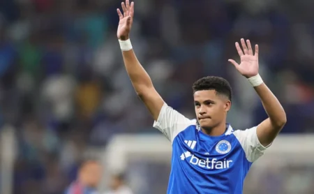 Borussia Dortmund mantém interesse em Kauã Prates e estuda nova oferta ao Cruzeiro