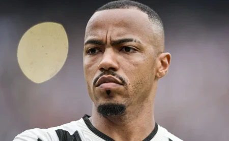 Botafogo age rápido após saída de Marlon Freitas e avança em conversas com Medina e joia do Fluminense Botafogo age rápido após saída de Marlon Freitas e avança em conversas com Medina e joia do Fluminense