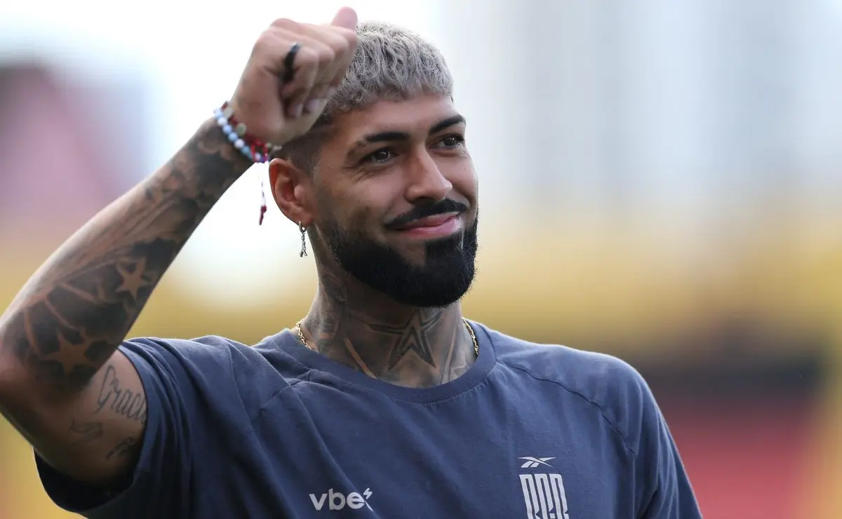 Botafogo busca reforço para a lateral após a saída de David Ricardo Botafogo busca reforço para a lateral após a saída de David Ricardo