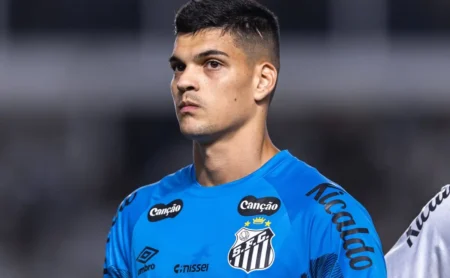 Brazão comenta sobre o interesse do Flamengo, evita detalhes da negociação e reforça foco no Santos