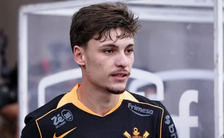 Breno Bidon e Vitinho mudam de número e ganham destaque no Corinthians