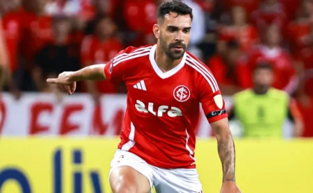 Bruno Henrique elogia intensidade de Paulo Pezzolano no Internacional após o Gre-Nal