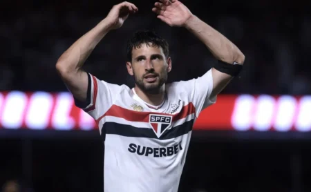 Calleri demonstra ansiedade com retorno aos gramados pelo São Paulo após recuperação de lesão