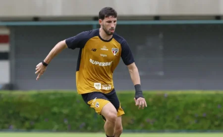 Calleri segue fora e deve adiar retorno na estreia do Paulistão Calleri segue fora e deve adiar retorno na estreia do Paulistão