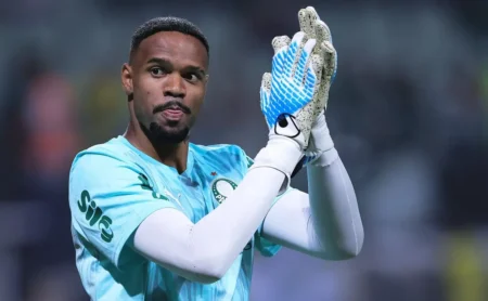 Carlos Miguel entra para a história do Palmeiras e lidera ranking mundial de goleiros