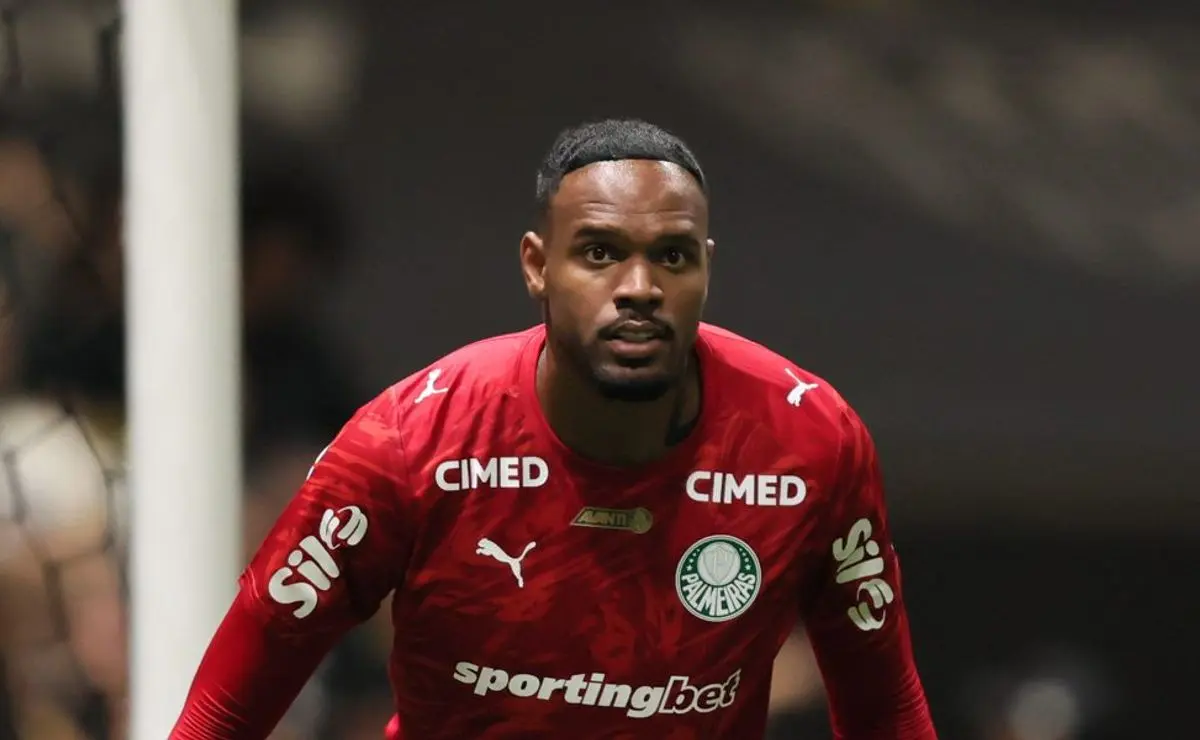 Carlos Miguel sob pressão da torcida do Palmeiras após erro crucial contra o Atlético-MG Carlos Miguel sob pressão da torcida do Palmeiras após erro crucial contra o Atlético-MG