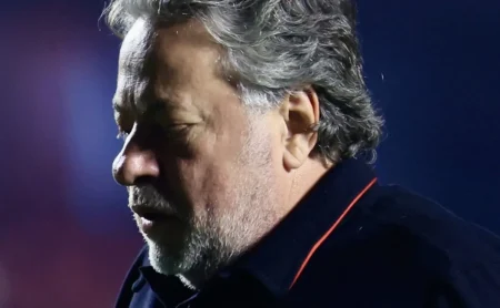 Casares reage e contesta impeachment no São Paulo, nos bastidores do Morumbi Casares reage e contesta impeachment no São Paulo, nos bastidores do Morumbi