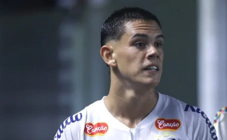 Chermont solicita ao Santos sua liberação e Ajax avança com nova proposta, informa jornalista