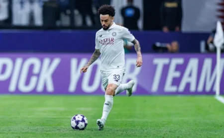 Claudinho, ex-palmeirense, negocia com o Santos por empréstimo Claudinho, ex-palmeirense, negocia com o Santos por empréstimo