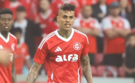 Com aval de Pezzolano, Inter negocia a saída de Richard e volante pode deixar o clube em breve, informa jornalista