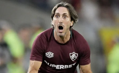 Com Savarino, Fluminense atinge 12 estrangeiros no elenco e terá que cortar três para o Brasileirão Com Savarino, Fluminense atinge 12 estrangeiros no elenco e terá que cortar três para o Brasileirão