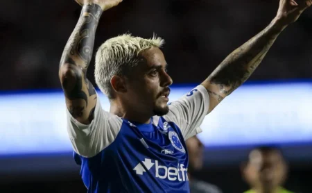 Corinthians e Fagner: reviravolta em acordo e clube exige renúncia de R$ 10,4 milhões Corinthians e Fagner: reviravolta em acordo e clube exige renúncia de R$ 10,4 milhões