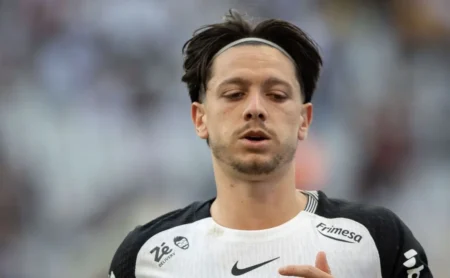 Corinthians define preço de R$ 93 milhões para venda de Rodrigo Garro, afastando o Grêmio.
