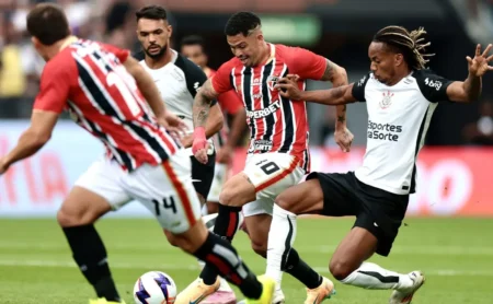 Corinthians e São Paulo empatam em clássico emocionante com gol de Bidon no fim