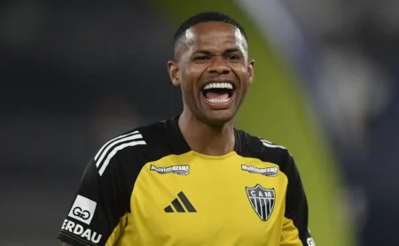 Corinthians acelera nos bastidores: negociação com Júnior Santos avança e pode ser concluída até sexta-feira.