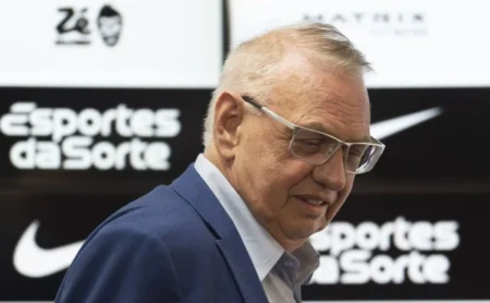 Corinthians traça plano de vendas e mira janela do meio do ano como momento decisivo