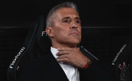 Crespo desabafa sobre crise política e confessa impacto preocupante no elenco: “Que se resolva rapidamente” Crespo desabafa sobre crise política e confessa impacto preocupante no elenco: “Que se resolva rapidamente”