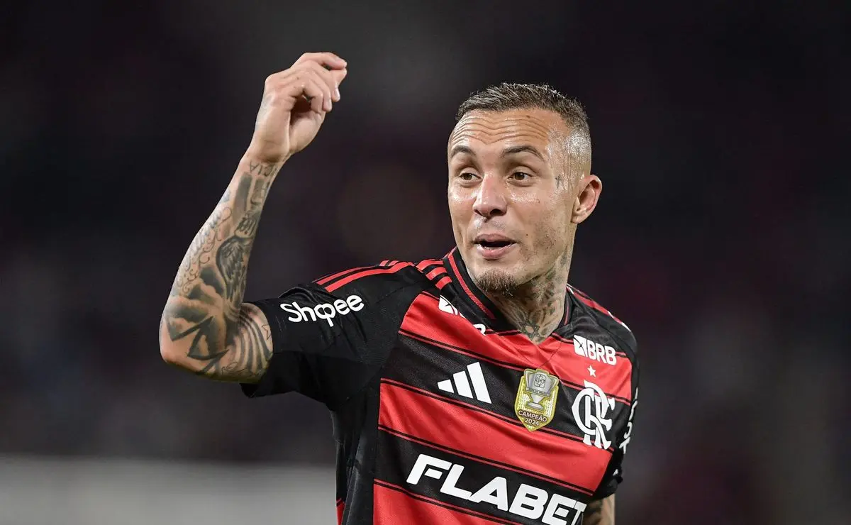 Cruzeiro afasta-se de Everton Cebolinha e vice-presidente confirma: “Não está nos planos” Cruzeiro afasta-se de Everton Cebolinha e vice-presidente confirma: “Não está nos planos”