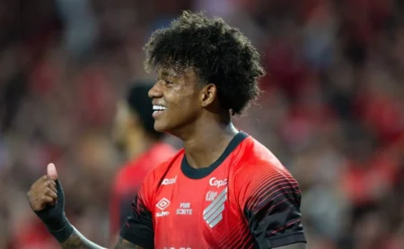 Cruzeiro acompanha impasse na renovação de Bruninho com o Athletico-PR