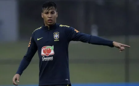 Cruzeiro estuda ação na FIFA e fim da novela Kaio Jorge com exigência de R$ 317 milhões