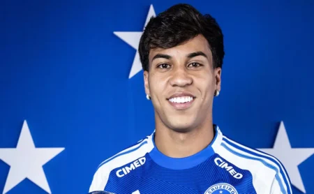 Cruzeiro renova contrato de Kaio Jorge até 2030, em resposta ao interesse do Flamengo Cruzeiro renova contrato de Kaio Jorge até 2030, em resposta ao interesse do Flamengo