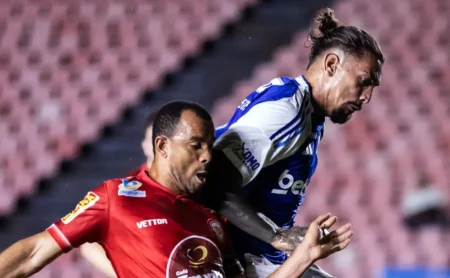 Cruzeiro supera Tombense por 2 a 1 no Campeonato Mineiro com domínio no primeiro tempo